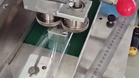 全自動(dòng)枕式包裝機(jī),一次性口罩包裝機(jī),餅干包裝機(jī),月餅包裝機(jī)